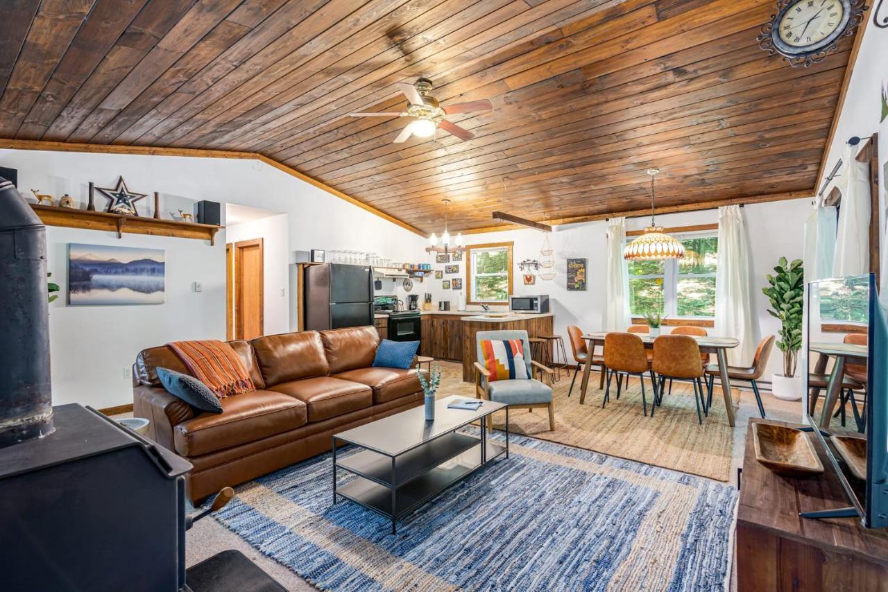 Secluded W Hot Tub, Fire Pit, Deck & Updated Wifi Great Cacapon Luaran gambar